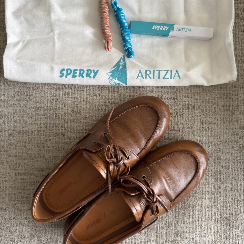 Aritzia x Sperrys brown slim boat Leather shoes